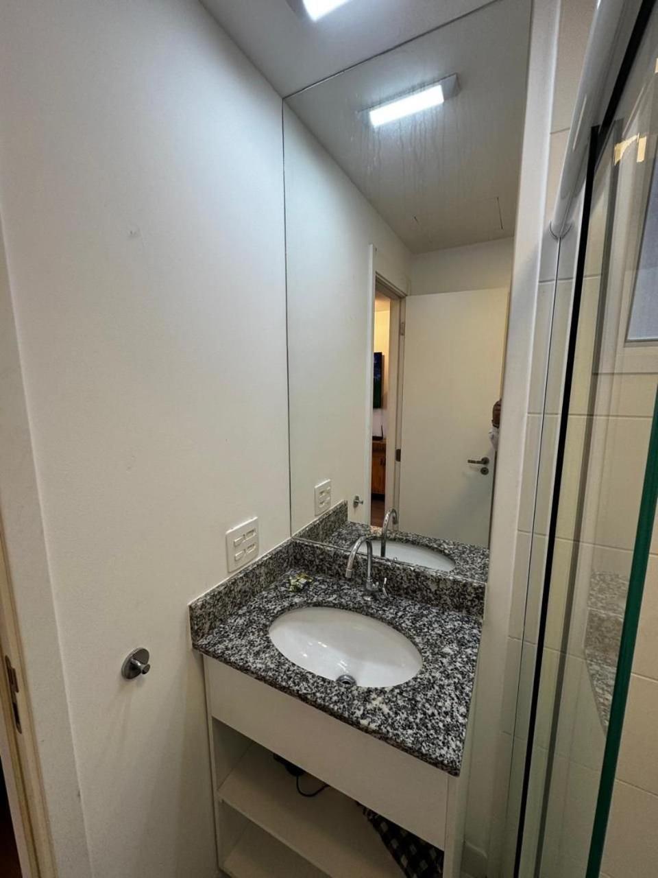 Elegante No Bras Com Piscina - Metro Bras *